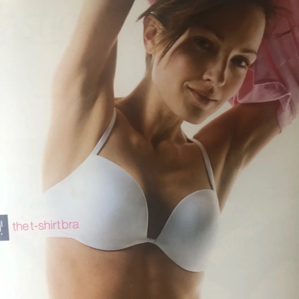 Vogue MARCH 2003 JULIANNE MOORE MINT condition - Picture 6 of 14